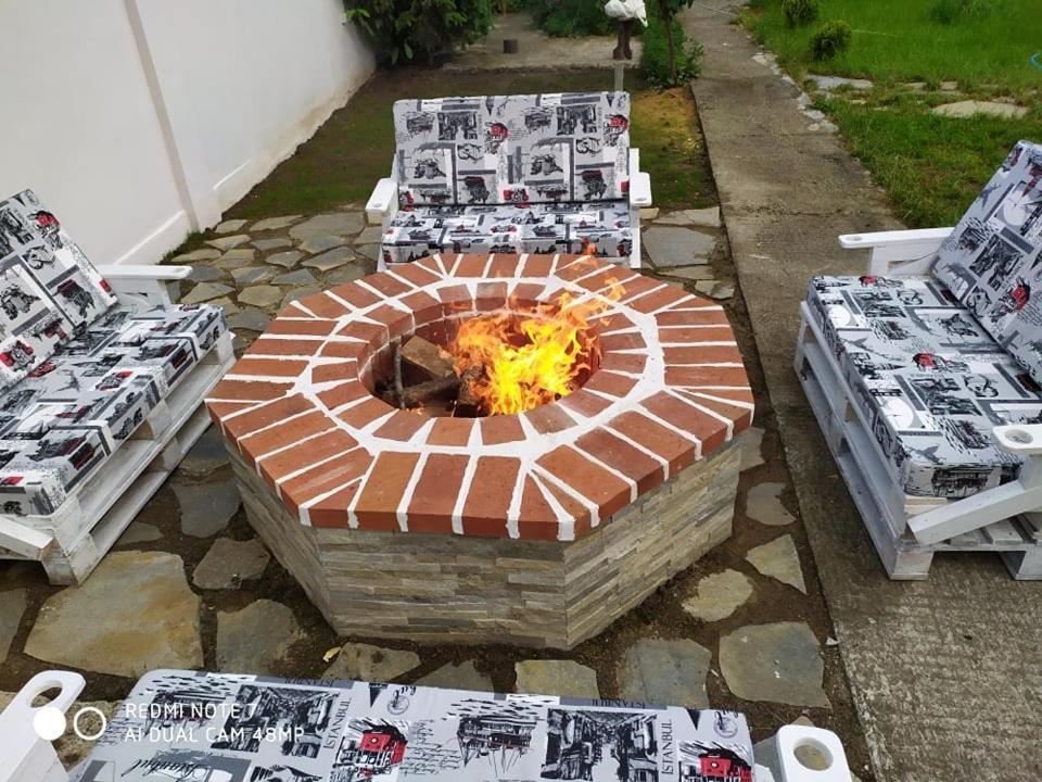 Family Hotel Malibu Csernomorec Kültér fotó